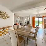 Villa V3, Belo Horizonte Near Beach,